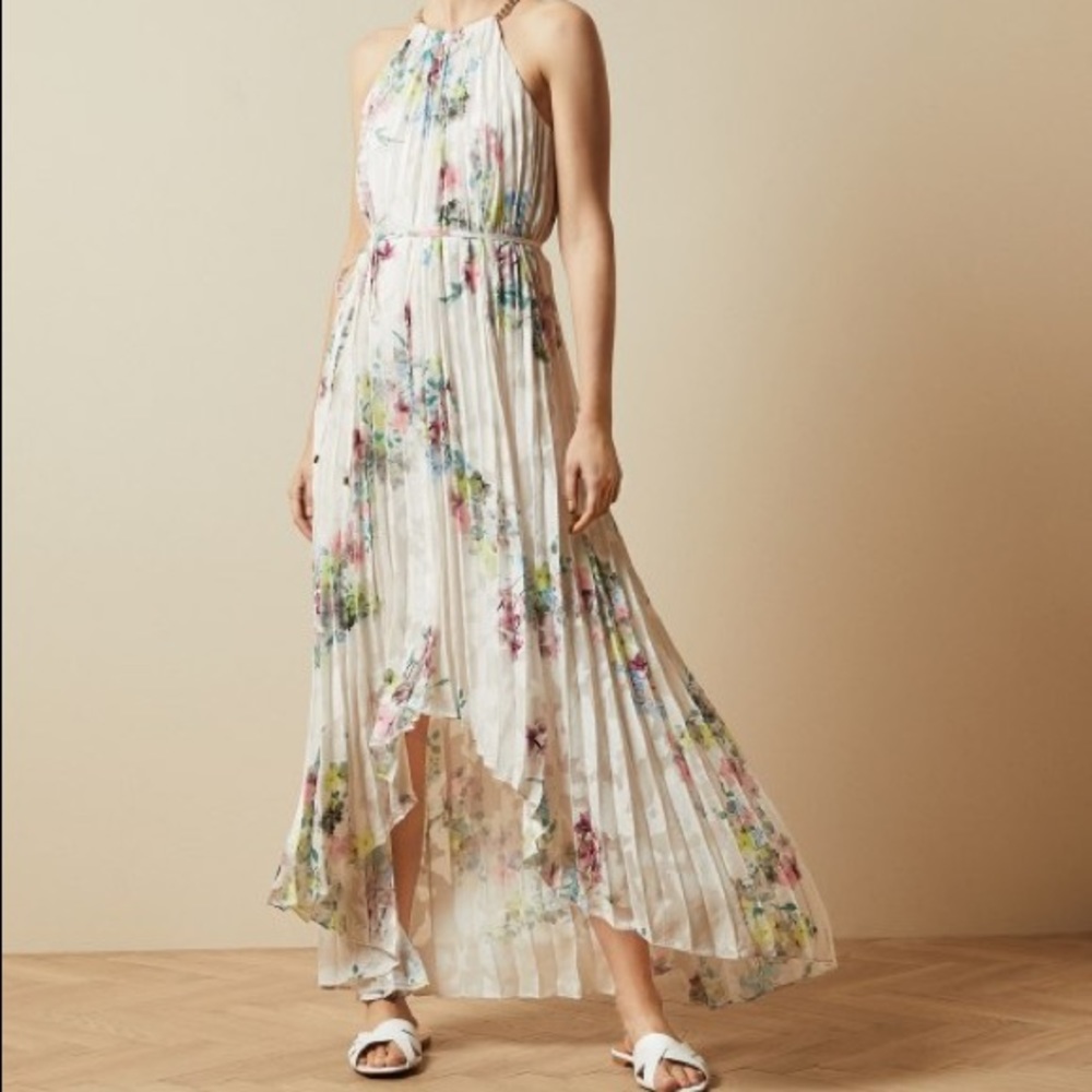 Ted Baker THRELIN
Pergola pleated dip hem dress